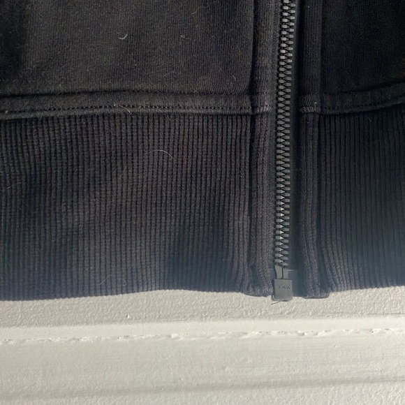 Lululemon black zip up - size 6 - Picture 4 of 6